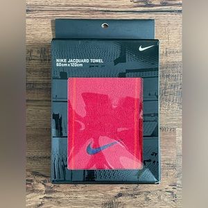 Nike Striped Jacquard Towel ‘Red’ (size 60cmx120cm)